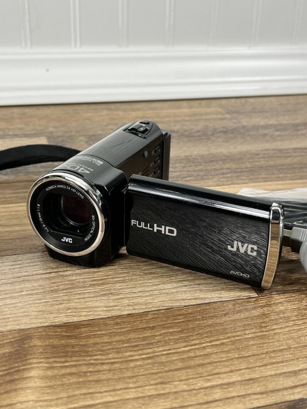 JVC Everio HD Camcorder GZ-HM35BU With Battery No Charger - Picture 4 of 10
